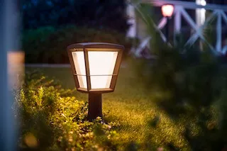 Borne d’éclairage extérieure Econic de Philips Hue