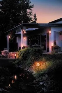 Éclairage extérieur Philips Hue aux couleurs d’ambiance