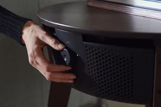 Purificateur d’air Ikea intégré dans une table