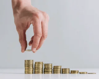 Le plafonnement des frais déclenché après seulement 1 mois de difficulté financière