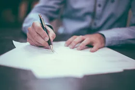 Quelle est la procédure pour déclarer un incendie domestique le plus rapidement possible ?