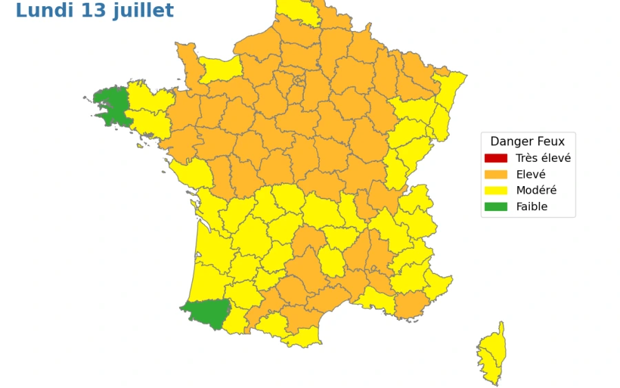 Carte Météo des forêts de Météo-France pour le lundi 13 juillet 2026 : aucun département en danger très élevé, 54 en danger élevé